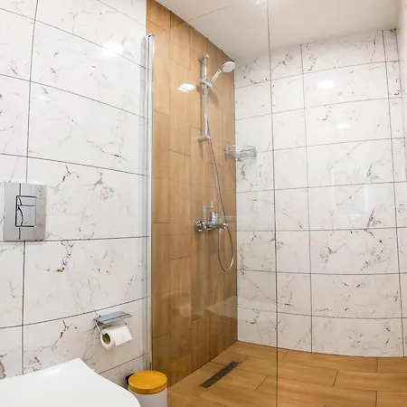 Apartmán - Free Parking, Close To Unihospital, Retail Park Area *